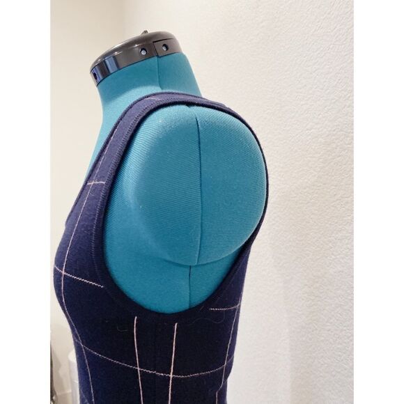 Victoria Beckham Wool midi flare knit dress - Picture 5 of 9